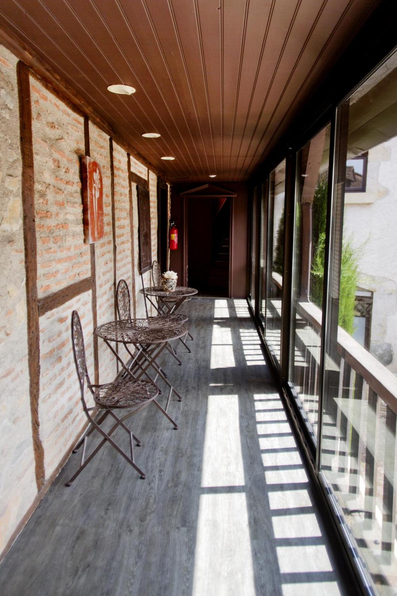 Le Victor Hugo - Hotel Et Restaurant - Logis Hotels Saint-Céré Kültér fotó
