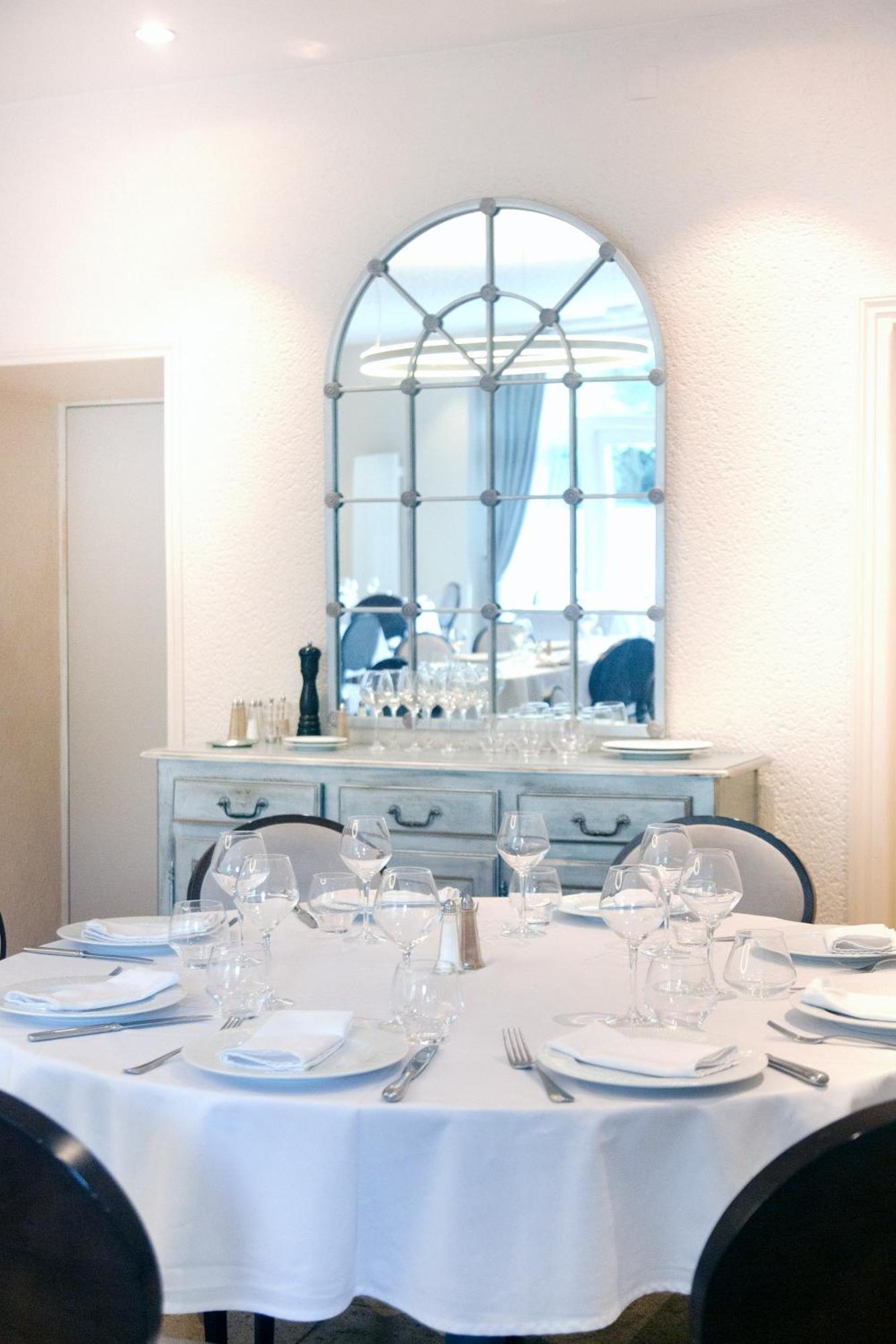 Le Victor Hugo - Hotel Et Restaurant - Logis Hotels Saint-Céré Kültér fotó
